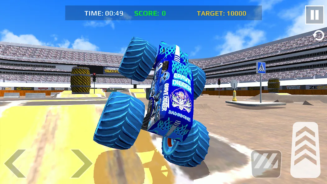Car Games: Monster Truck Stunt на телефон — скачать мод: Безлимитные деньги и топливный запас — скриншот 3